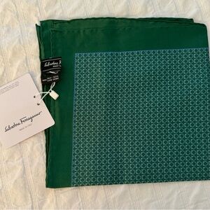 Salvatore Ferragamo 100% silk pocket square🤍Made in Italy🤍Ferragamo logo🤍